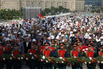 Москва. В День памяти и скорби 22 июня на Поклонной горе прошла церемония возложения цветов к подножию обелиска Победы.