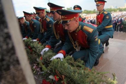 Москва. В День памяти и скорби 22 июня на Поклонной горе прошла церемония возложения цветов к подножию обелиска Победы.