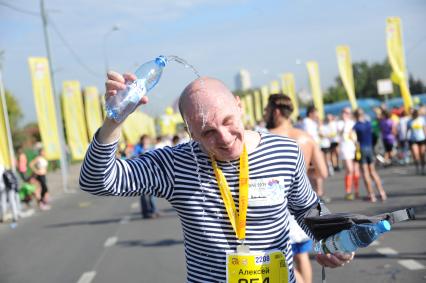 Москва. Забег `Grom10k`, проводимый при поддержке Центра физкультуры и спорта г. Москвы в Крылатском.