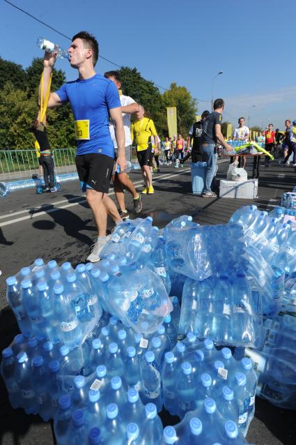 Москва. Забег `Grom10k`, проводимый при поддержке Центра физкультуры и спорта г. Москвы в Крылатском.