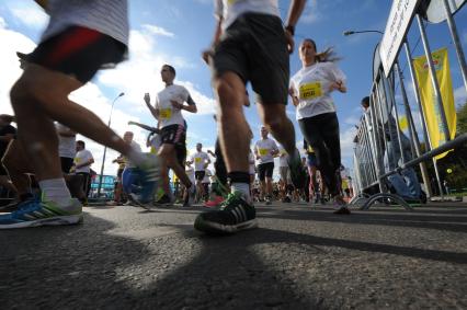 Москва. Забег `Grom10k`, проводимый при поддержке Центра физкультуры и спорта г. Москвы в Крылатском.