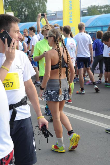 Москва. Забег `Grom10k`, проводимый при поддержке Центра физкультуры и спорта г. Москвы в Крылатском.