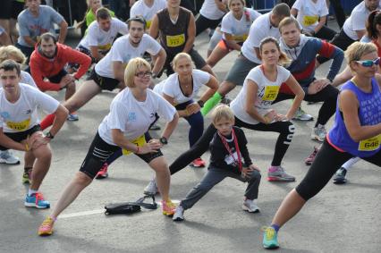 Москва. Забег `Grom10k`, проводимый при поддержке Центра физкультуры и спорта г. Москвы в Крылатском.