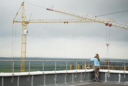 Фотографы-блогеры фотографируют городские виды с крыш и верхних этажей новостроек, в рамках проекта Комсомольской правды \"Екатеринбург на высоте\". Екатеринбург