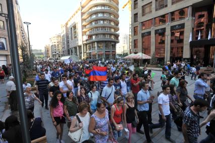 Армения, Ереван. Участники акции протеста против повышения тарифов на электричество.