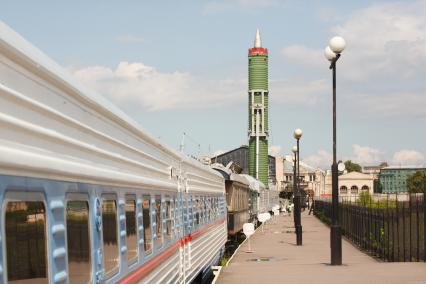 Санкт-Петербург. Боевой железнодорожный ракетный комплекс (БЖРК) 15П961 `Молодец` с межконтинентальной баллистической ракетой (МБЛ) 15Ж61 (РТ-23 УТТХ) в музее железнодорожной техники.