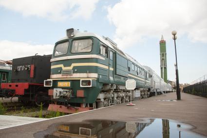 Санкт-Петербург. Боевой железнодорожный ракетный комплекс (БЖРК) 15П961 `Молодец` с межконтинентальной баллистической ракетой (МБЛ) 15Ж61 (РТ-23 УТТХ) в музее железнодорожной техники.