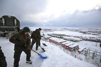 Мурманская область. Военнослужащие Гвардейского Невельско-Берлинского зенитно-ракетного полка войск противовоздушной обороны.