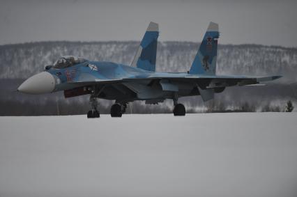 Мурманская область. п.Североморск-3. Истребитель МиГ-29 на военном аэродроме.