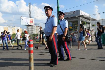 Москва. Казачий патруль в районе Люблино.