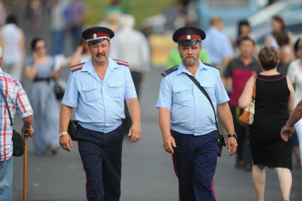 Москва. Казачий патруль в районе Люблино.