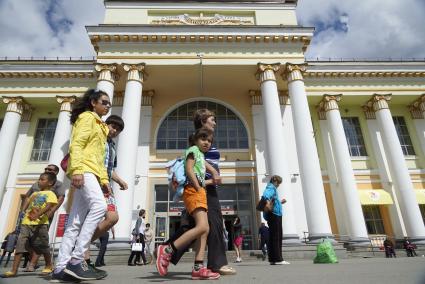 Здание железнодорожного вокзала. Екатеринбург