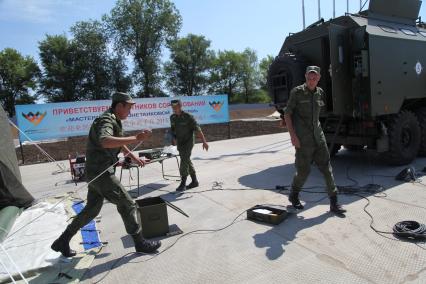 Воронежская область, г. Острогожск. Всероссийский этап конкурса `Мастера автобронетанковой техники`, проходящего в рамках `Армейских международных игр-2015`.