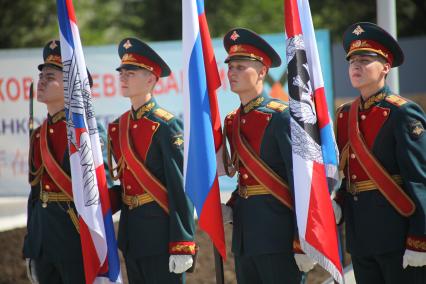 Воронежская область, г. Острогожск. Почетный караул на всероссийском этапе конкурса `Мастера автобронетанковой техники`, проходящего в рамках `Армейских международных игр-2015`.