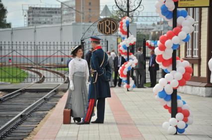 Москва.   Участники ретро-инсталляции по случаю открытия Музейно-производственного комплекса в паровозном депо `Подмосковная` Московской железной дороги.