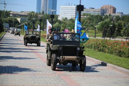 Украина, Донецк. Парад военной техники в день  85-летия Воздушно-десантных войск.