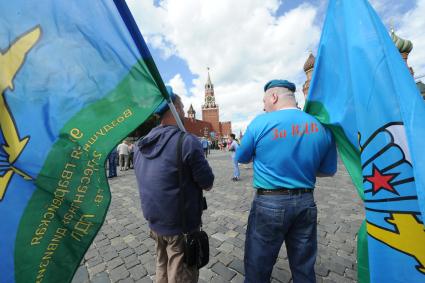 Москва. Участники празднования Дня Воздушно-десантных войск и 85-летия образования Воздушно-десантных войск на Красной площади.