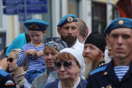 Москва. Участники празднования Дня Воздушно-десантных войск и 85-летия образования Воздушно-десантных войск на Красной площади.