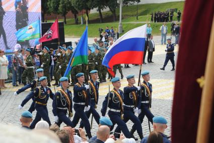 Москва.  Десантники на праздновании 85-летия Воздушно-десантных войск на Красной площади.