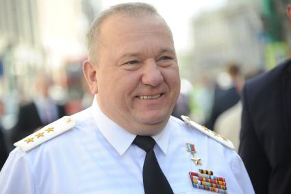 Москва. Командующий ВДВ генерал-полковник Владимир Шаманов на праздновании 85-летия Воздушно-десантных войск на Никольской улице.