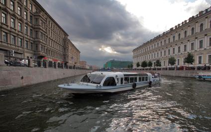 Санкт-Петербург. Водные прогулки по каналам.