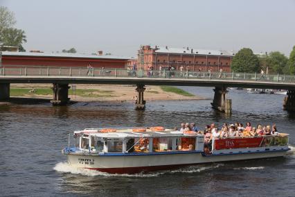 Санкт-Петербург. Водные прогулки по каналам.