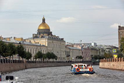 Санкт-Петербург. Водные прогулки по каналам.