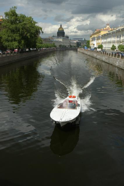 Санкт-Петербург. Водные прогулки по каналам.