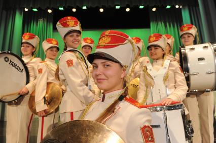 Москва.  Ансамбль барабанщиц Пансиона воспитанниц Министерства обороны РФ.