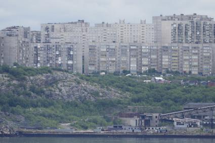 Вид на Североморск с Кольского залива