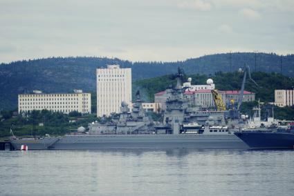 Крейсеры ВМФ в бухте Североморска