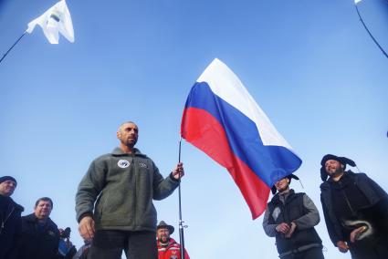 Полярники, члены экспедиции сезонной дрейфующей станции \"Северный полюс 2015\" перед эвакуацией на большую землю. Северный ледовитый океан