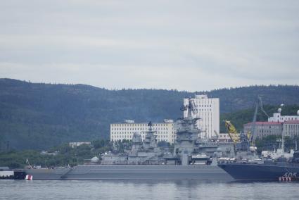 Крейсеры ВМФ в бухте Североморска