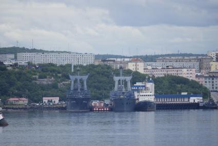 Крейсеры ВМФ в бухте Североморска