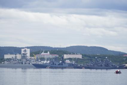 Крейсеры ВМФ в бухте Североморска