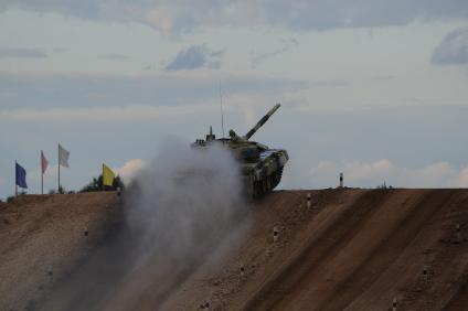 Московская область, д.Алабино.  Финальные соревнования танковых экипажей `Танковый биатлон` в рамках `Армейских международных игр - 2015`.