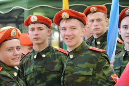 Московская область, д.Алабино.  Военнослужащие во время закрытия чемпионата мира по `Танковому биатлону`  в рамках `Армейских международных игр - 2015`.