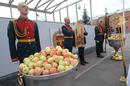 Москва. Полковой праздник  Преображенского  полка.