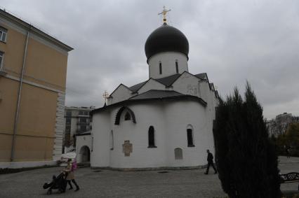 Москва. Ставропигиальный женский монастырь Марфо-Мариинская обитель. Храм.