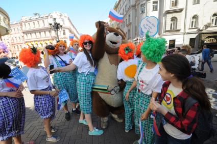 Москва.  Парад Карлсонов  в рамках фестиваля `Московское лето. Фестиваль варенья`