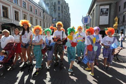 Москва.  Парад Карлсонов  в рамках фестиваля `Московское лето. Фестиваль варенья`