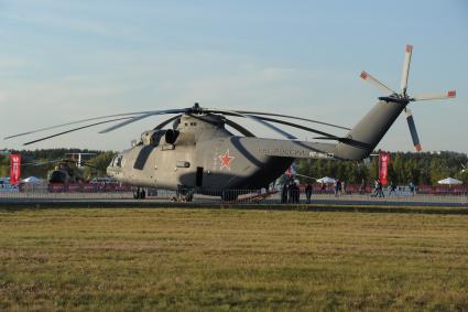 Московская область, г. Жуковский.  Вертолет  Ми-28 во время открытия Международного авиационно-космического салона МАКС-2015.