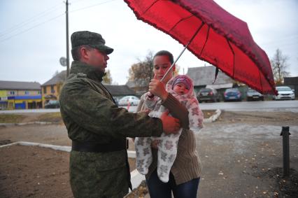 Козельск. 28-я гвардейская ракетная Краснознаменная дивизия. Военнослужащий с семьей.