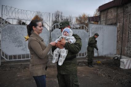 Козельск. 28-я гвардейская ракетная Краснознаменная дивизия. Военнослужащий с семьей.