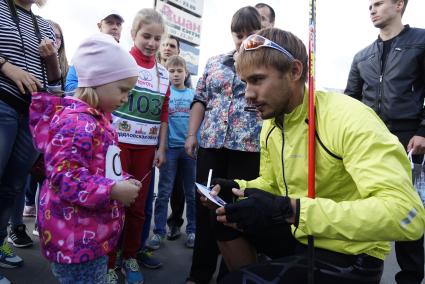 20.08.2015. Екатеринбург. Биатлон.  На снимке  Антон Шипулин - российский биатлонист, во время спринта лыжероллеров \"Городской формат\" в свой день рождения.