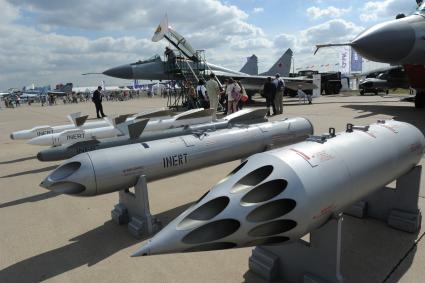 Московская область, г. Жуковский. Кассета под неуправляемый реактивный снаряд на ХII Международном авиационно-космическом салоне МАКС-2015. День четвертый.