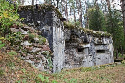 Белоруссия, Гродненская область. Оборонительные сооружение времен Второй мировой войны у Августовского канала.