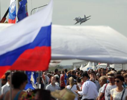 Московская область, г. Жуковский. Самолет Су-30 во время выступления на ХII Международном авиационно-космическом салоне МАКС-2015. День четвертый.