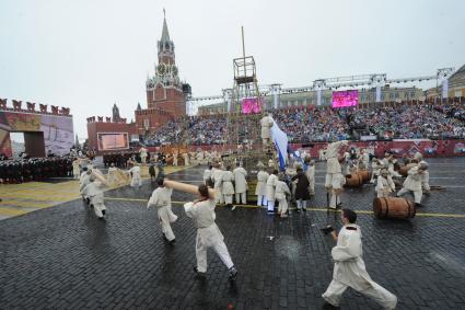 Москва.   Театрализованное представление на торжественной церемонии открытия Дня города Москвы на Красной площади.