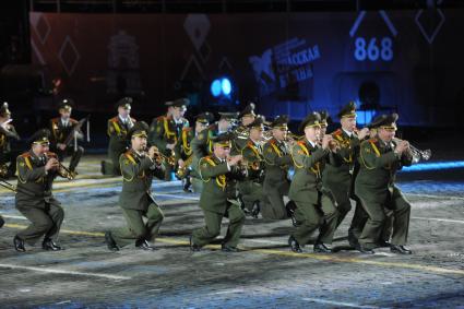 Москва. Оркестр Вооруженных сил Белоруссии  на торжественном открытии международного военно-музыкального фестиваля `Спасская башня` на Красной площади.